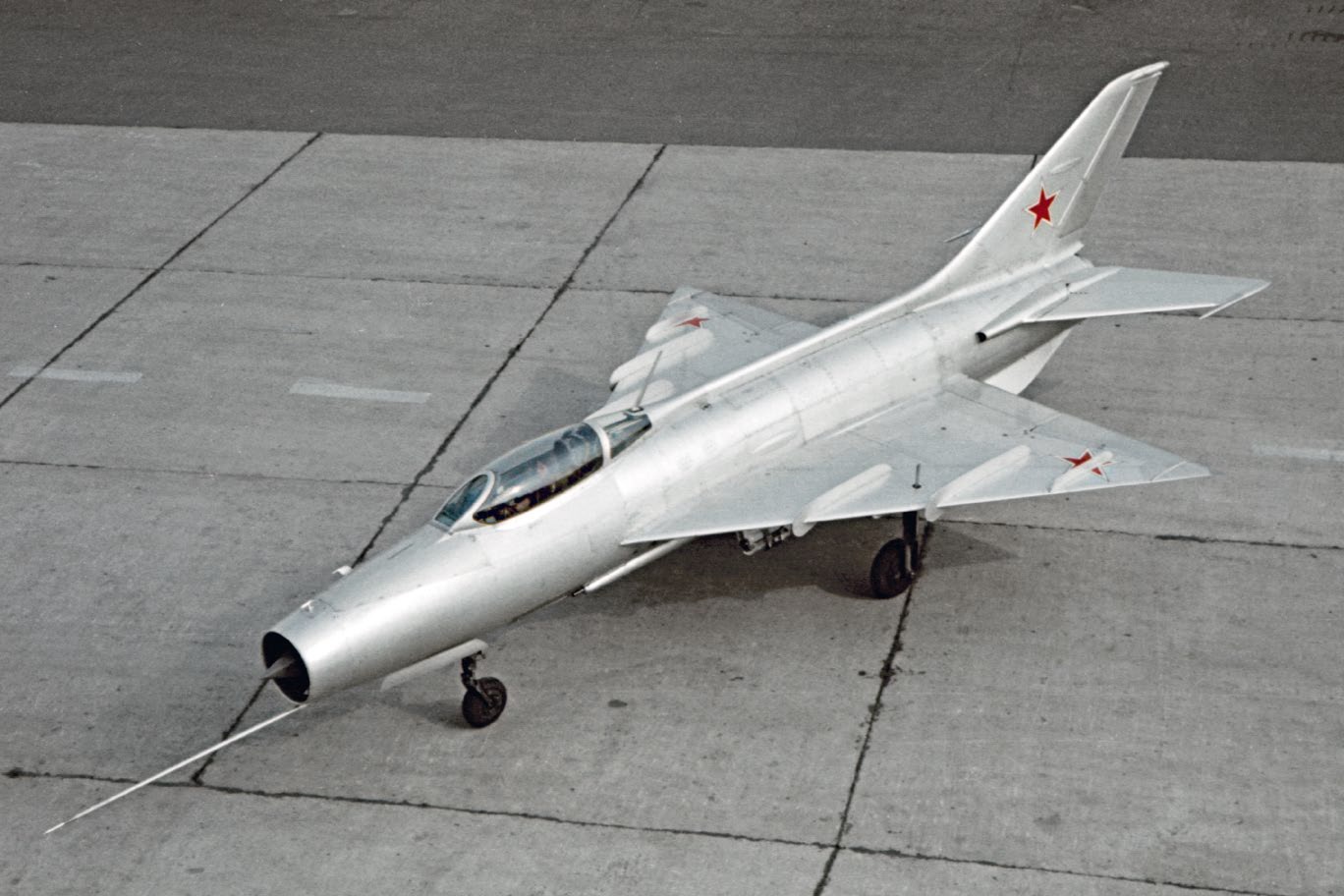 МиГ 08 МиГ-21 04 Опытный экземпляр лёгкого фронтового истребителя «Е-5» с треугольным крылом и двигателем Р-11-300.jpg